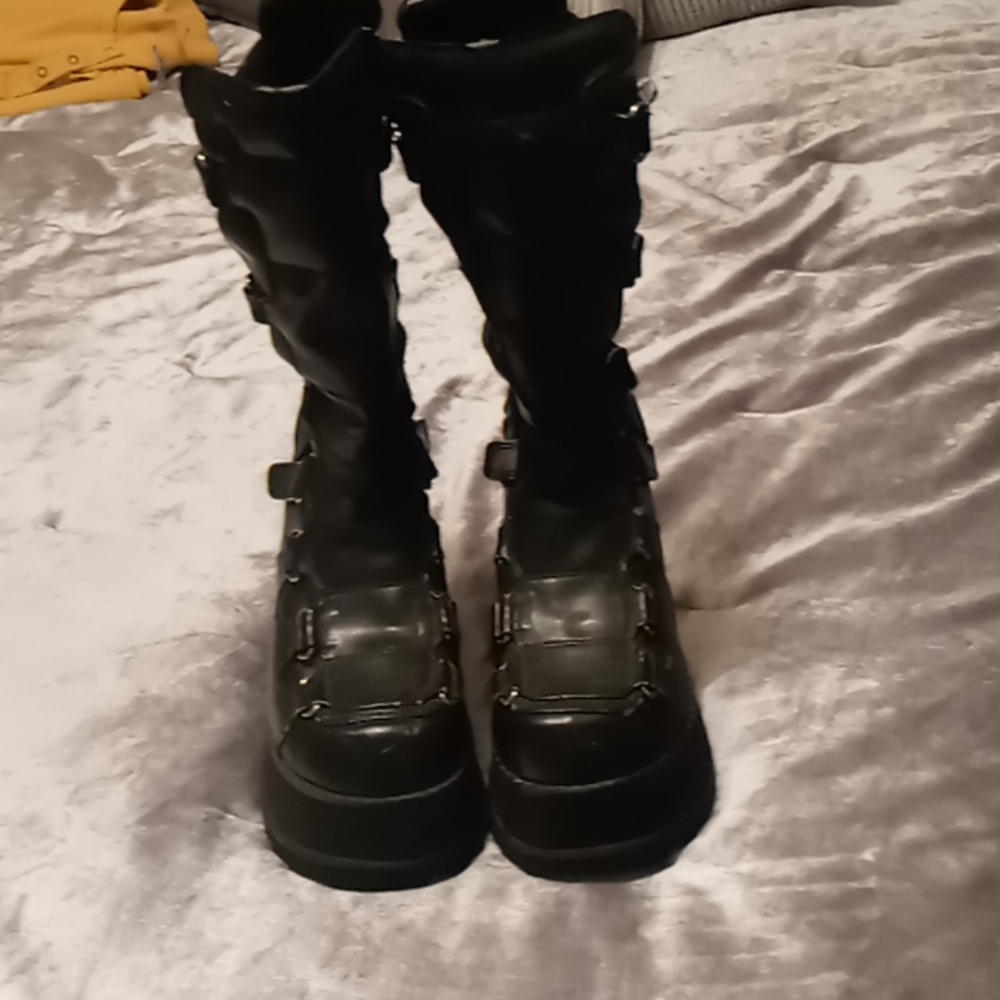 Hot Topic Lady's Boots